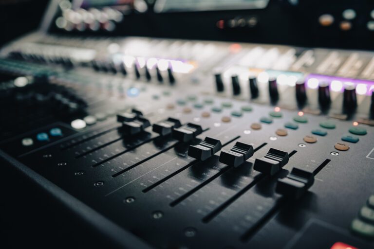 Musique et effets sonores pour des vidéos impactantes